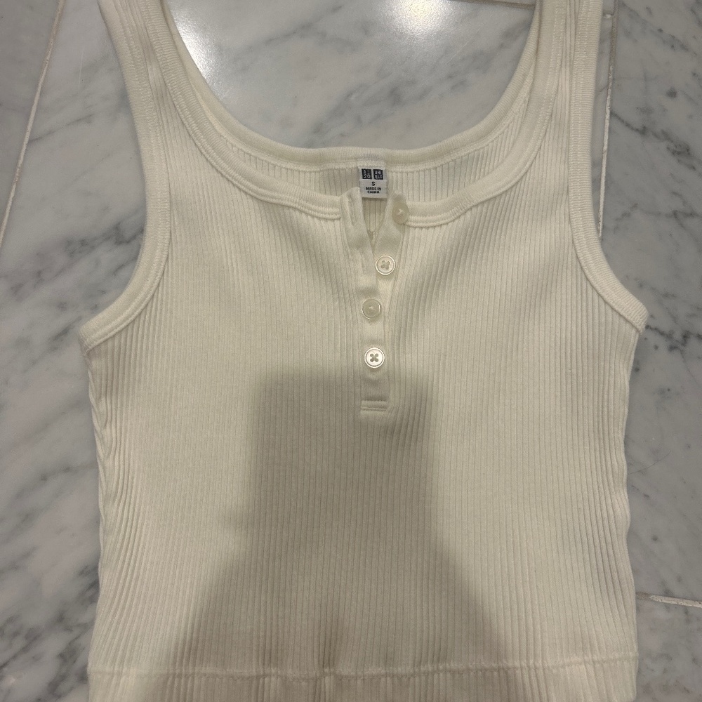 Ribbed Henley Neck Cropped Tank Top